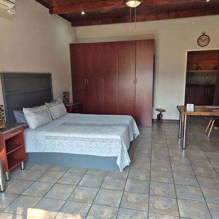 Mountain Valley Stay - Unit 4 Mbombela Buitenkant foto