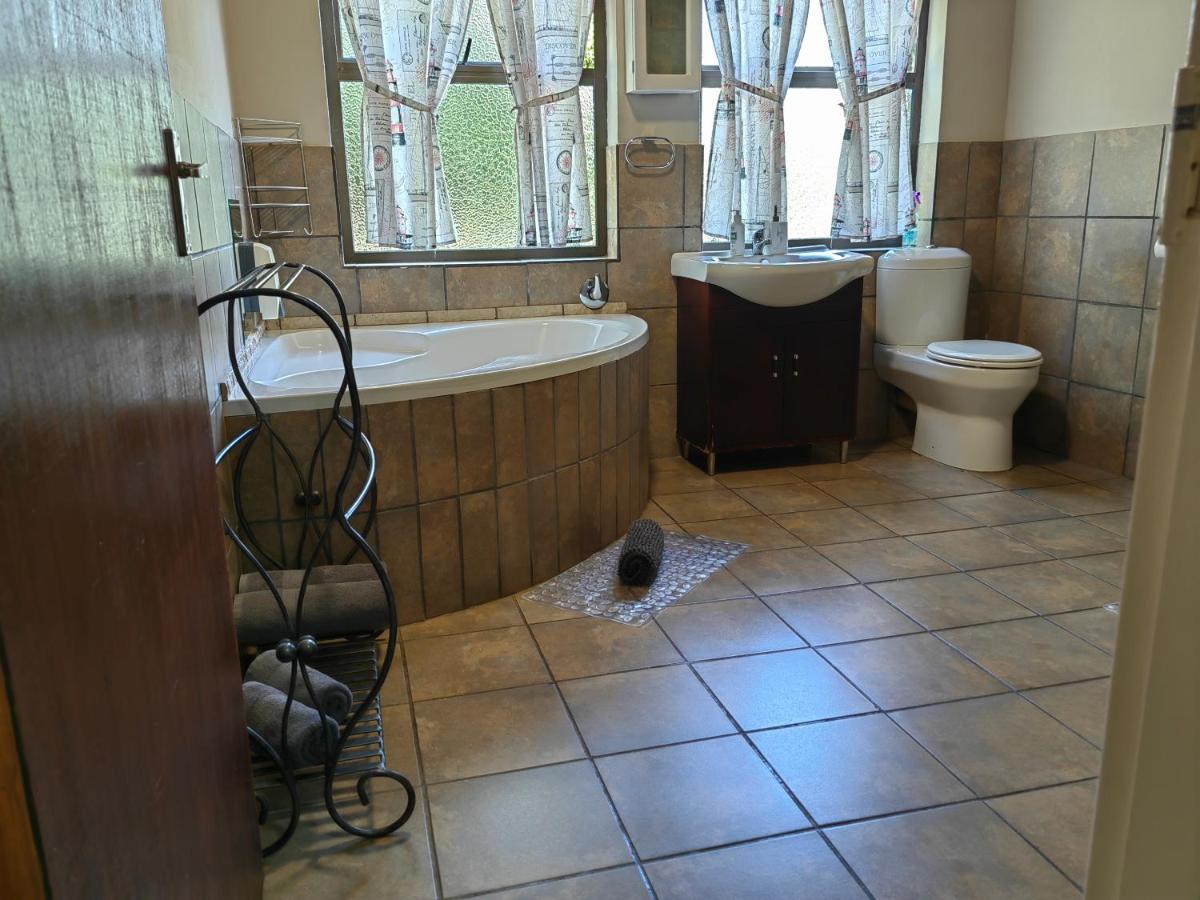 Mountain Valley Stay - Unit 4 Mbombela Buitenkant foto